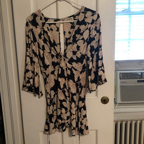 Billabong mini long sleeve v neck dress - Picture 2 of 5